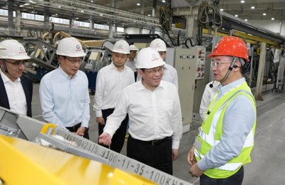 李强在嘉定跑了这三家中外企业,为上海工业经济高质量发展划重点